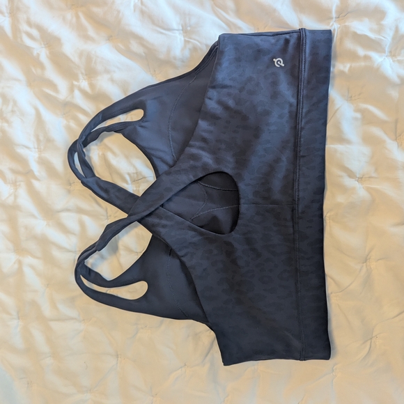 Peloton Red and Blue Activewear Set - Picture 4 of 4